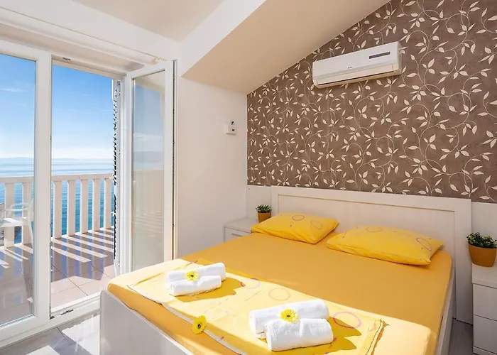 ホームステイ Kastelancic