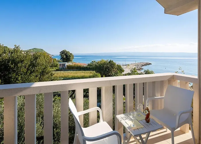 ホームステイ Kastelancic ポドストラナ