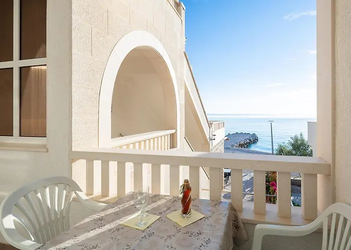 Kastelancic ホームステイ