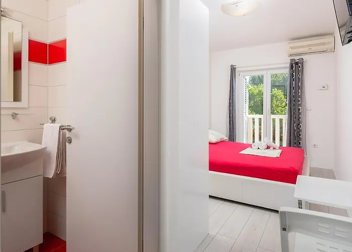 ホームステイ Kastelancic