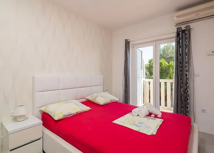 ホームステイ Kastelancic ポドストラナ